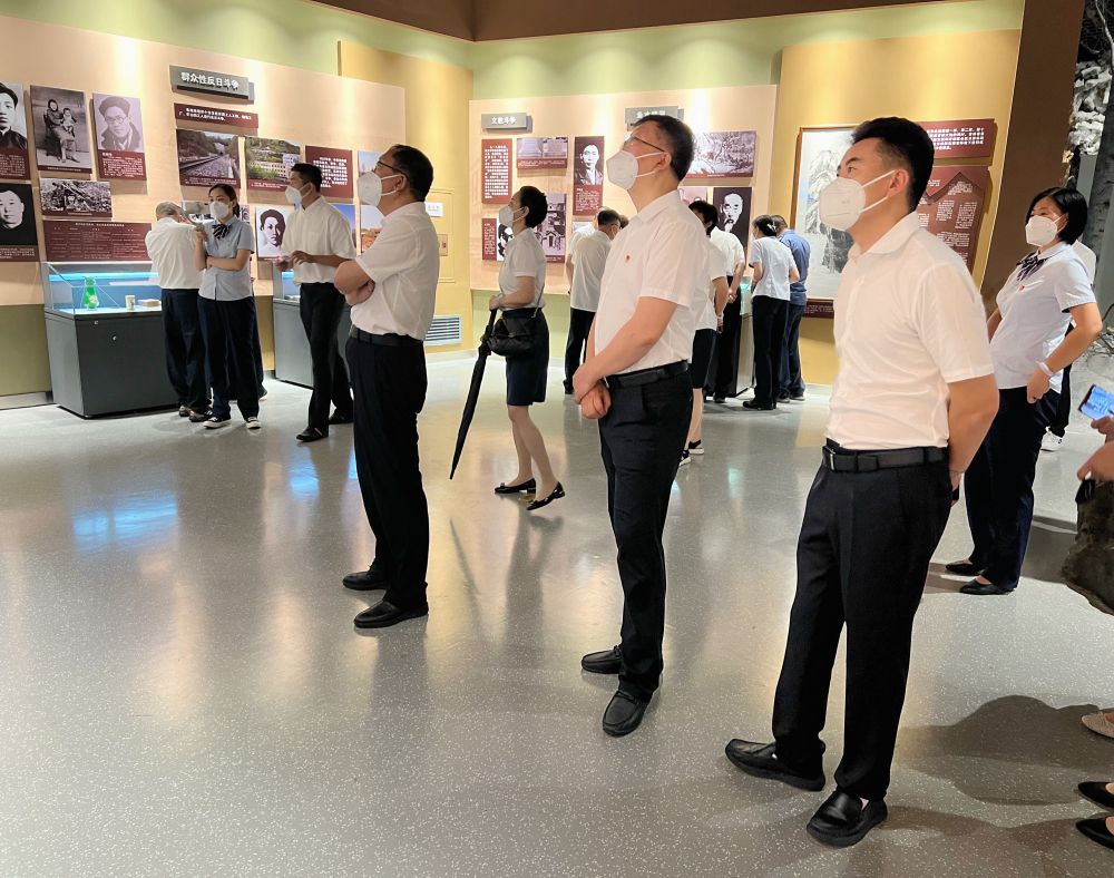 29、2022年7月29日吉高千方黨支部與吉高股份黨委共同參觀吉林省博物館“破曉——吉林人民革命斗爭(zhēng)史陳列”-tuya.jpg